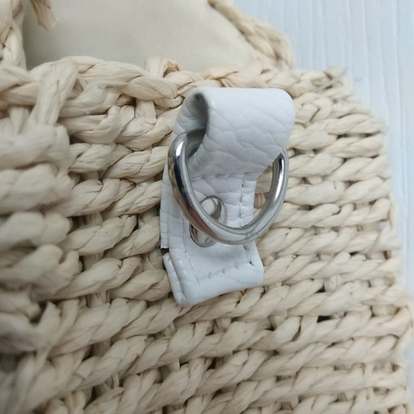 Round Woven Straw Summer Purse - Picture 7 of 11